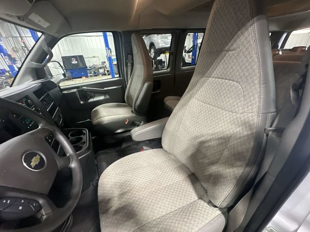 Used 2025 Chevrolet Express 3500 LS RWD image 17