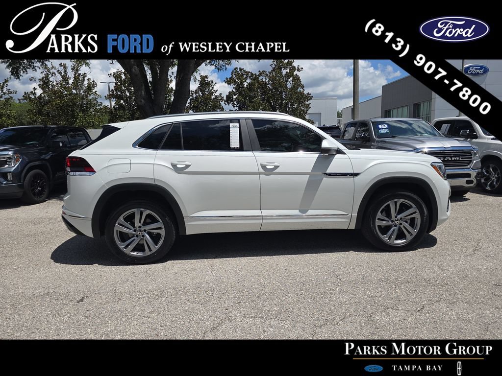 Used 2024 Volkswagen Atlas Cross Sport SEL R-Line AWD/4WD image 3