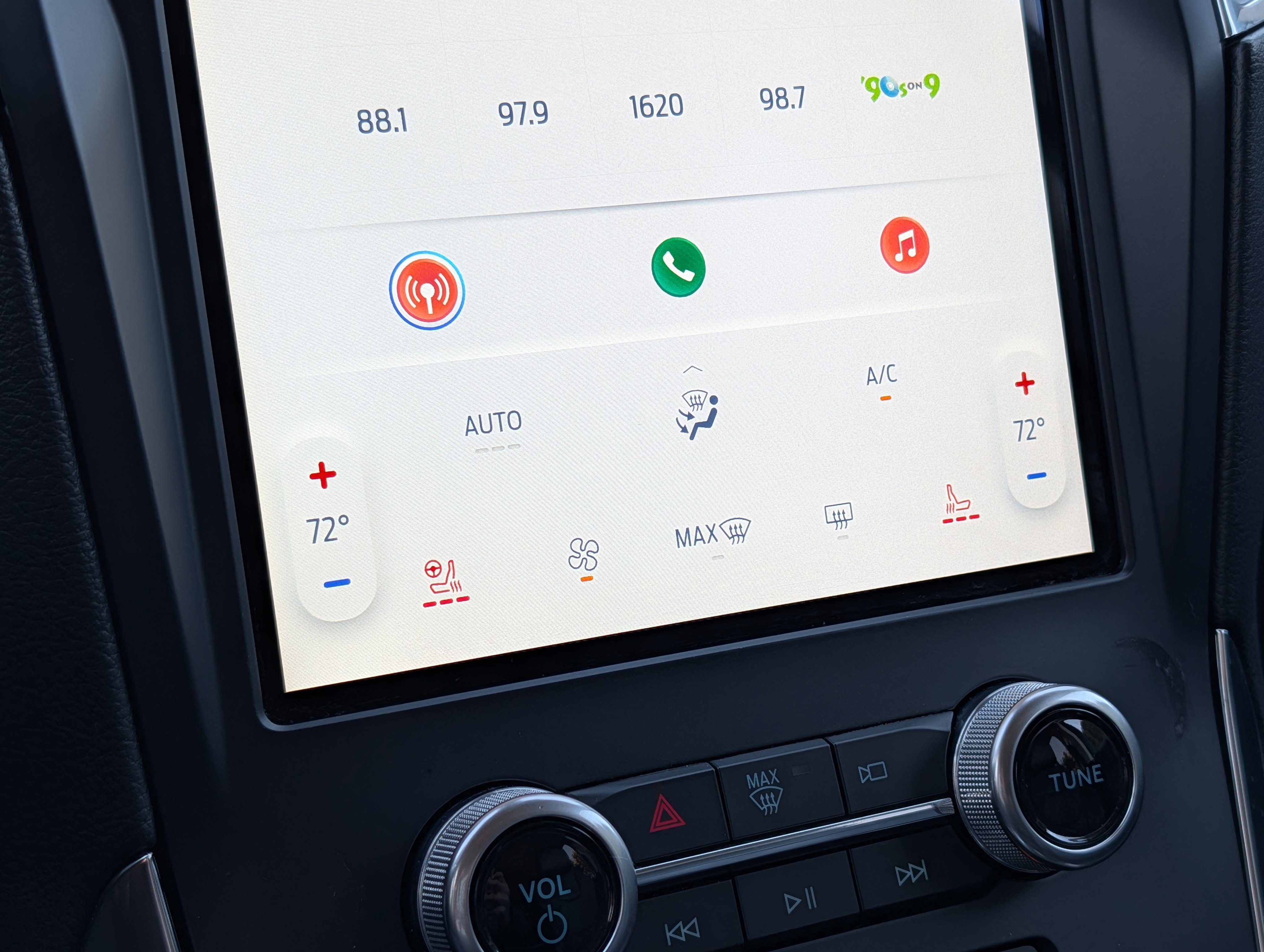 Certified 2022 Ford Edge Titanium image 16