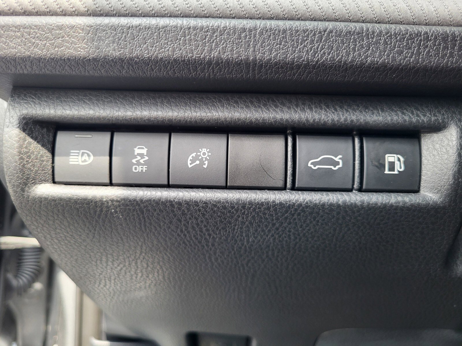Used 2025 Toyota Camry SE w/ Convenience Package FWD image 23