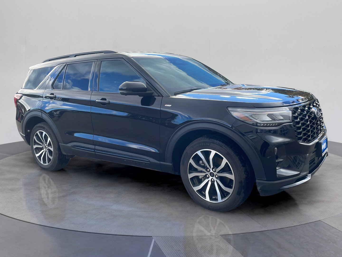 Certified 2025 Ford Explorer ST-Line AWD/4WD image 8
