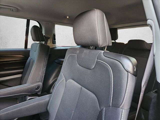 Used 2023 Jeep Grand Cherokee L Laredo w/ Luxury Tech Group I AWD/4WD image 20