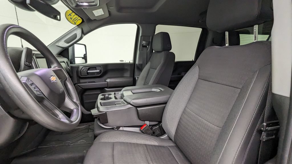 Used 2024 Chevrolet Silverado 2500 Custom w/ Custom Value Package AWD/4WD image 2