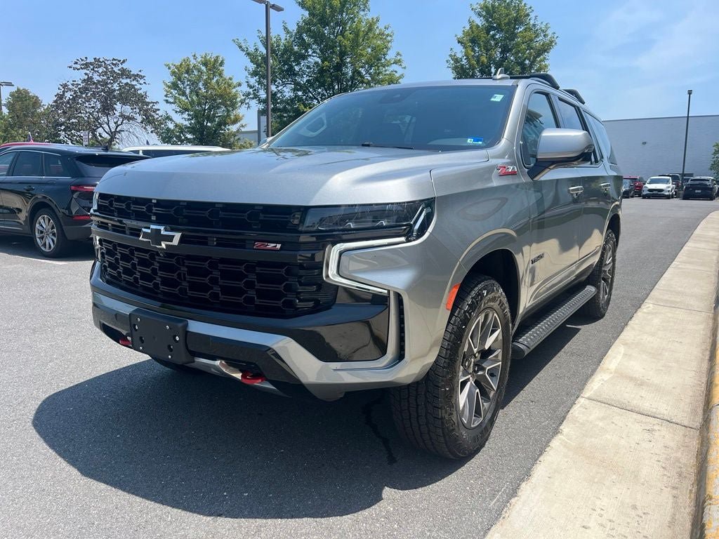 Used 2023 Chevrolet Tahoe Z71 w/ Luxury Package AWD/4WD image 3