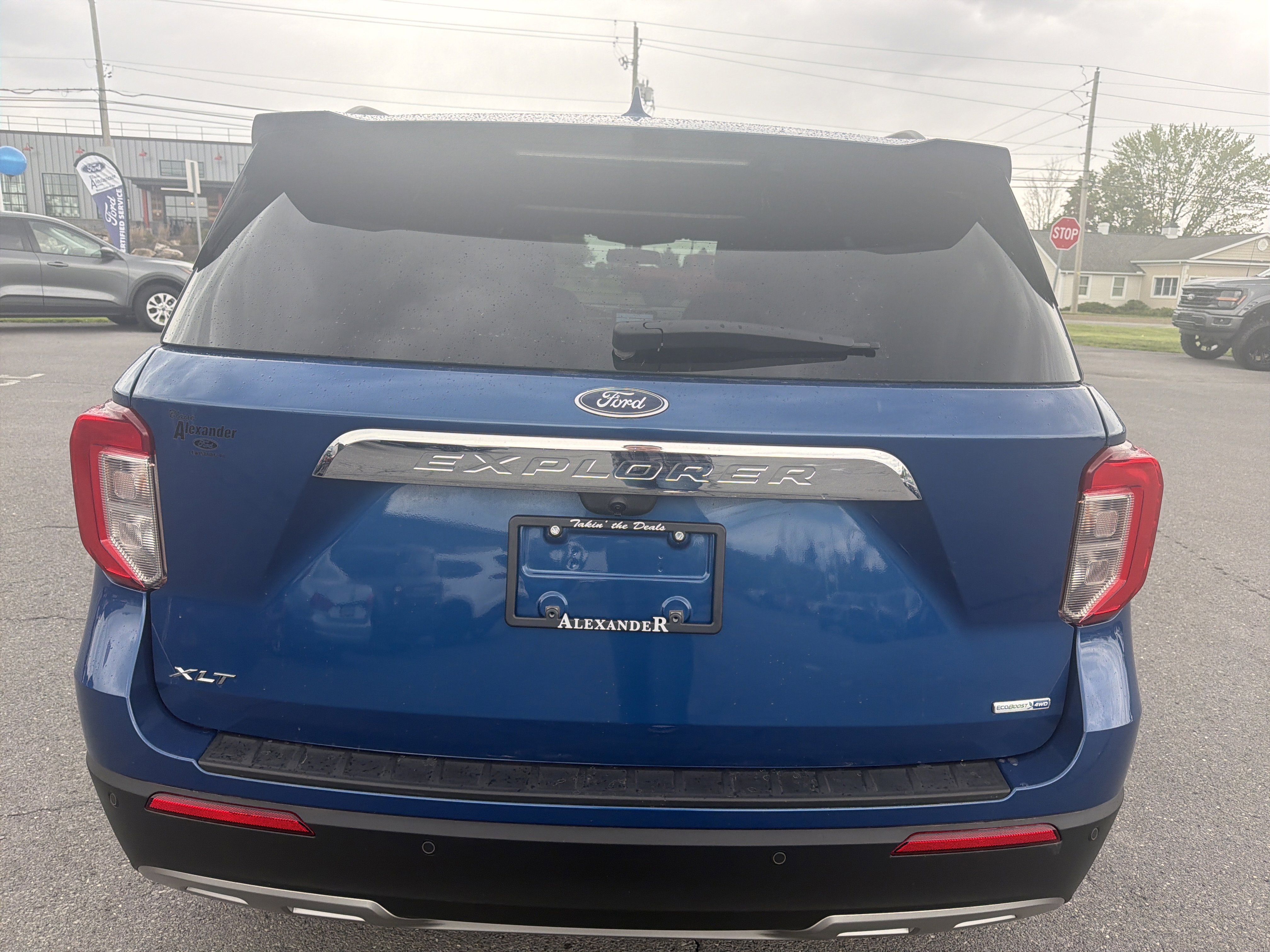 Certified 2020 Ford Explorer XLT w/ Equipment Group 202A AWD/4WD image 4