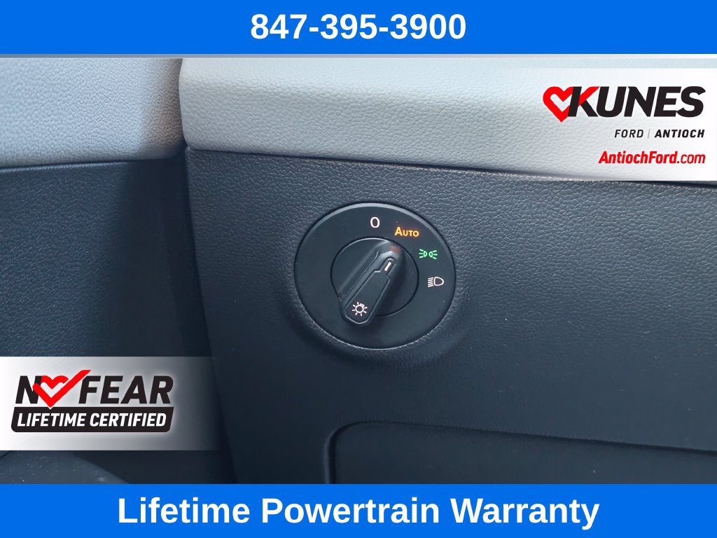 Used 2023 Volkswagen Taos SE AWD/4WD image 37