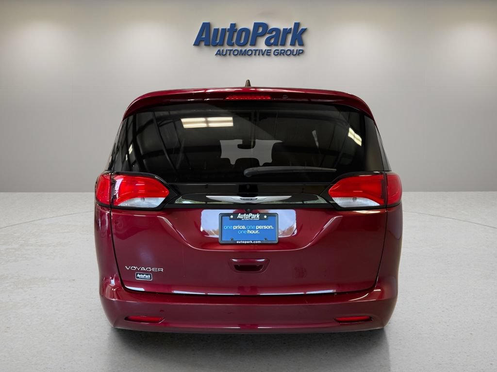 Used 2023 Chrysler Voyager LX FWD image 6