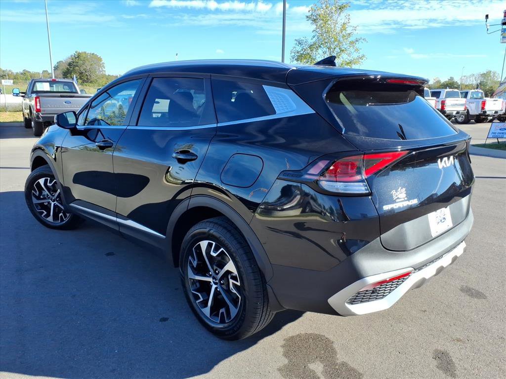 Used 2025 Kia Sportage EX image 3