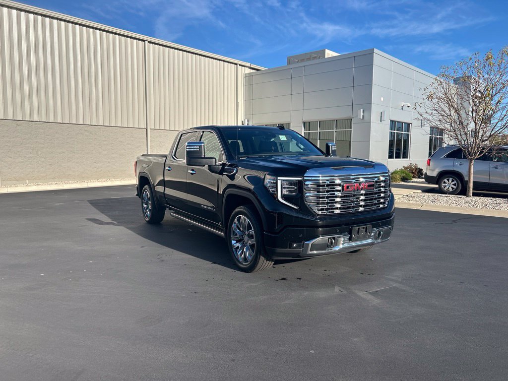 Used 2025 GMC Sierra 1500 Denali w/ Denali Reserve Package AWD/4WD image 8