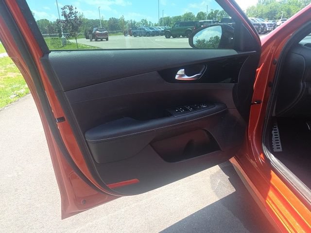 Used 2023 Kia Forte GT-Line w/ GT-Line Technology Package FWD image 18