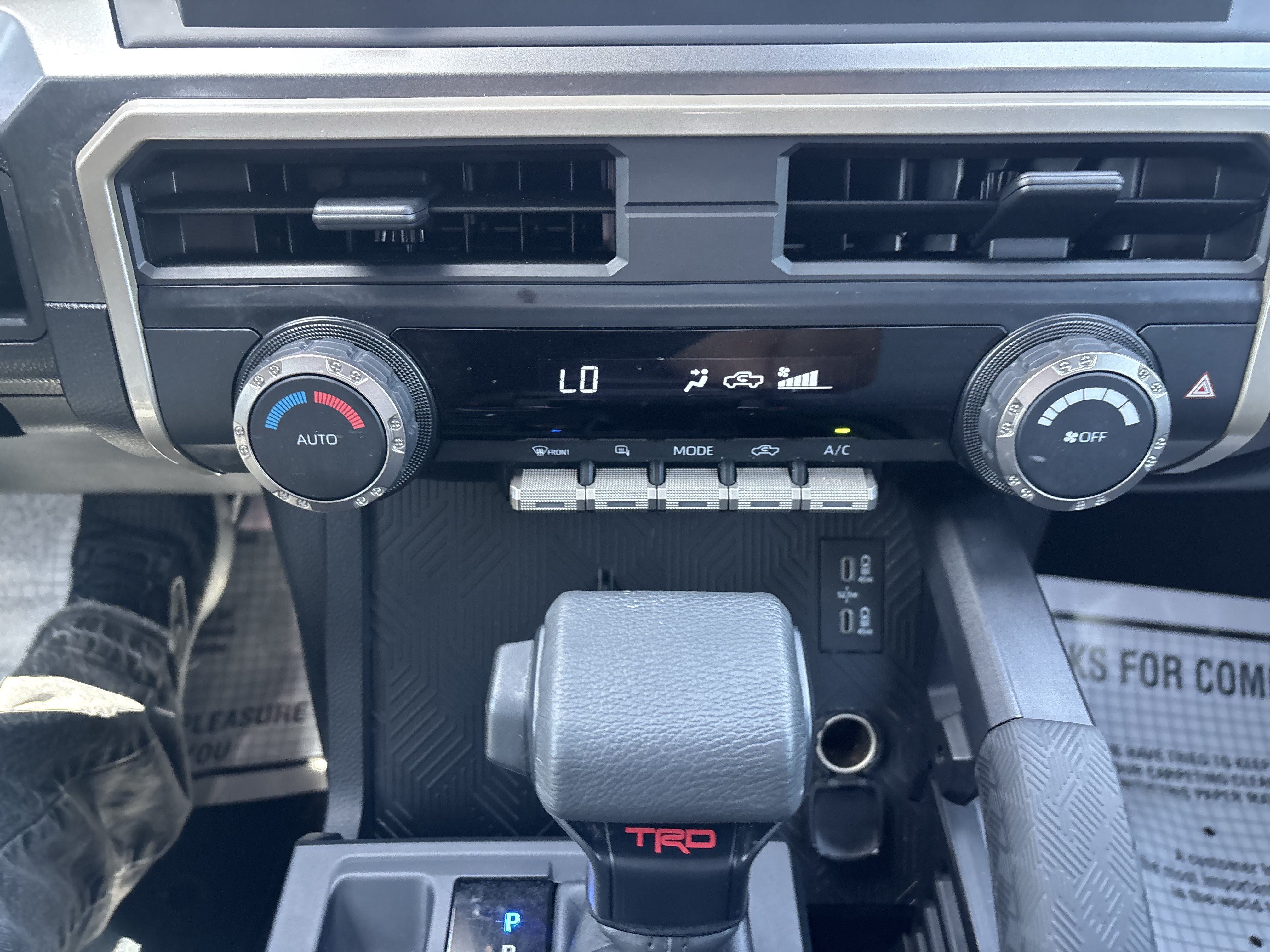 Used 2025 Toyota Tacoma TRD Sport AWD/4WD image 35