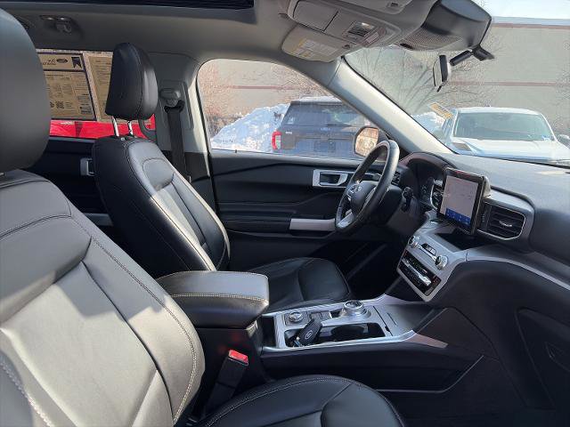 Certified 2022 Ford Explorer XLT w/ Equipment Group 202A image 37