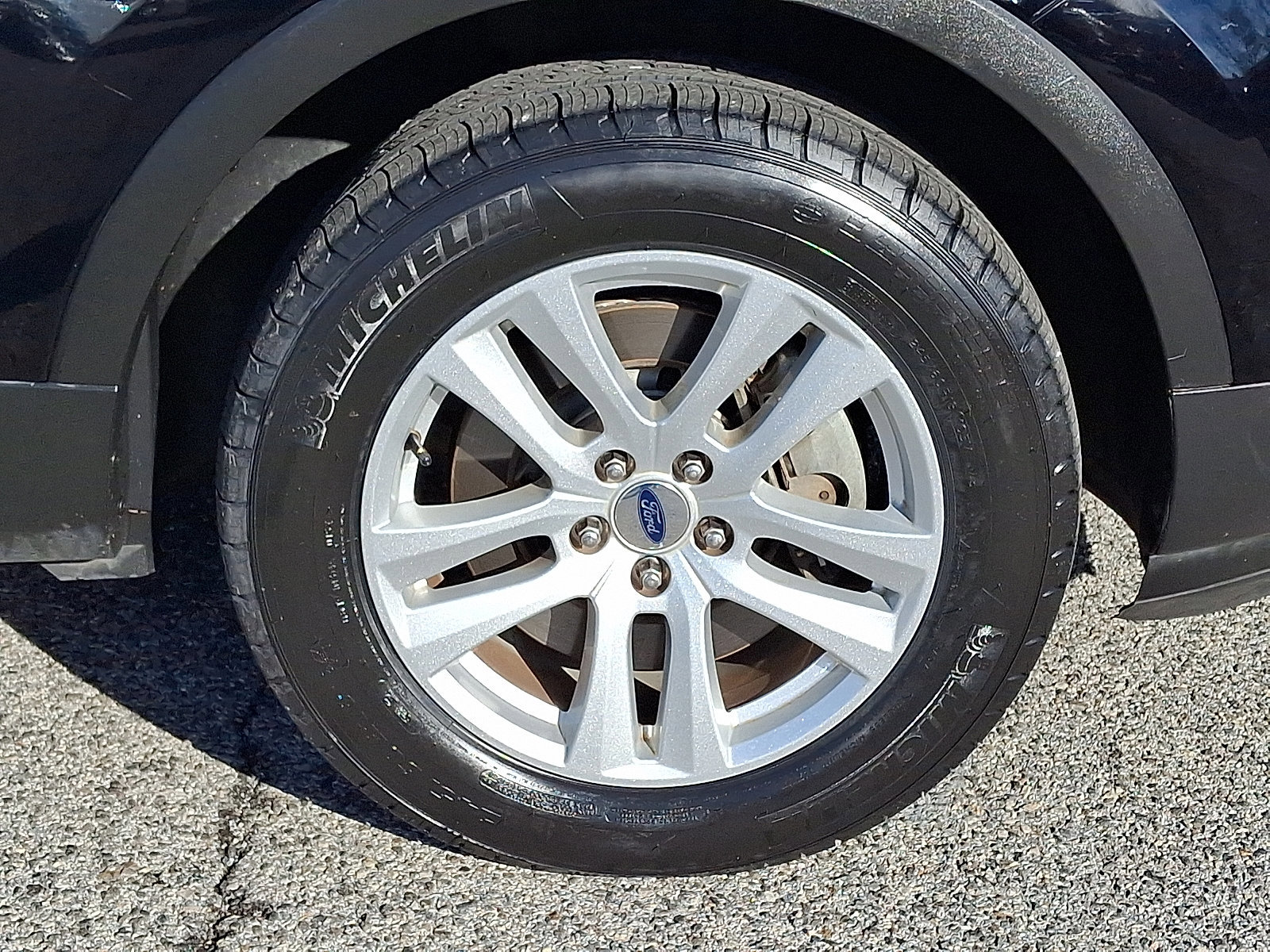 Certified 2018 Ford Explorer XLT w/ Equipment Group 202A image 11