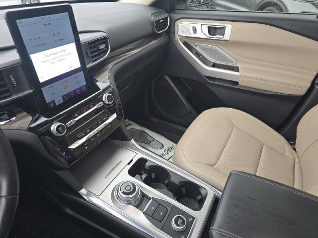 Certified 2022 Ford Explorer Limited w/ Hybrid Equipment Group 310A AWD/4WD image 31