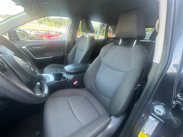 Used 2025 Toyota RAV4 XLE FWD image 7