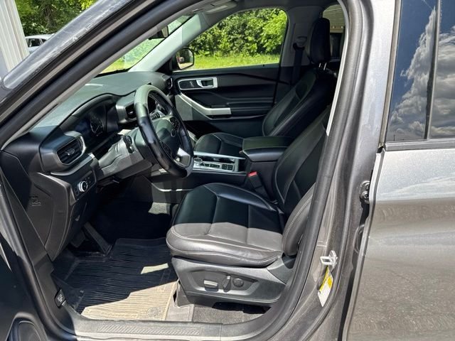 Certified 2021 Ford Explorer XLT w/ Equipment Group 202A RWD image 15