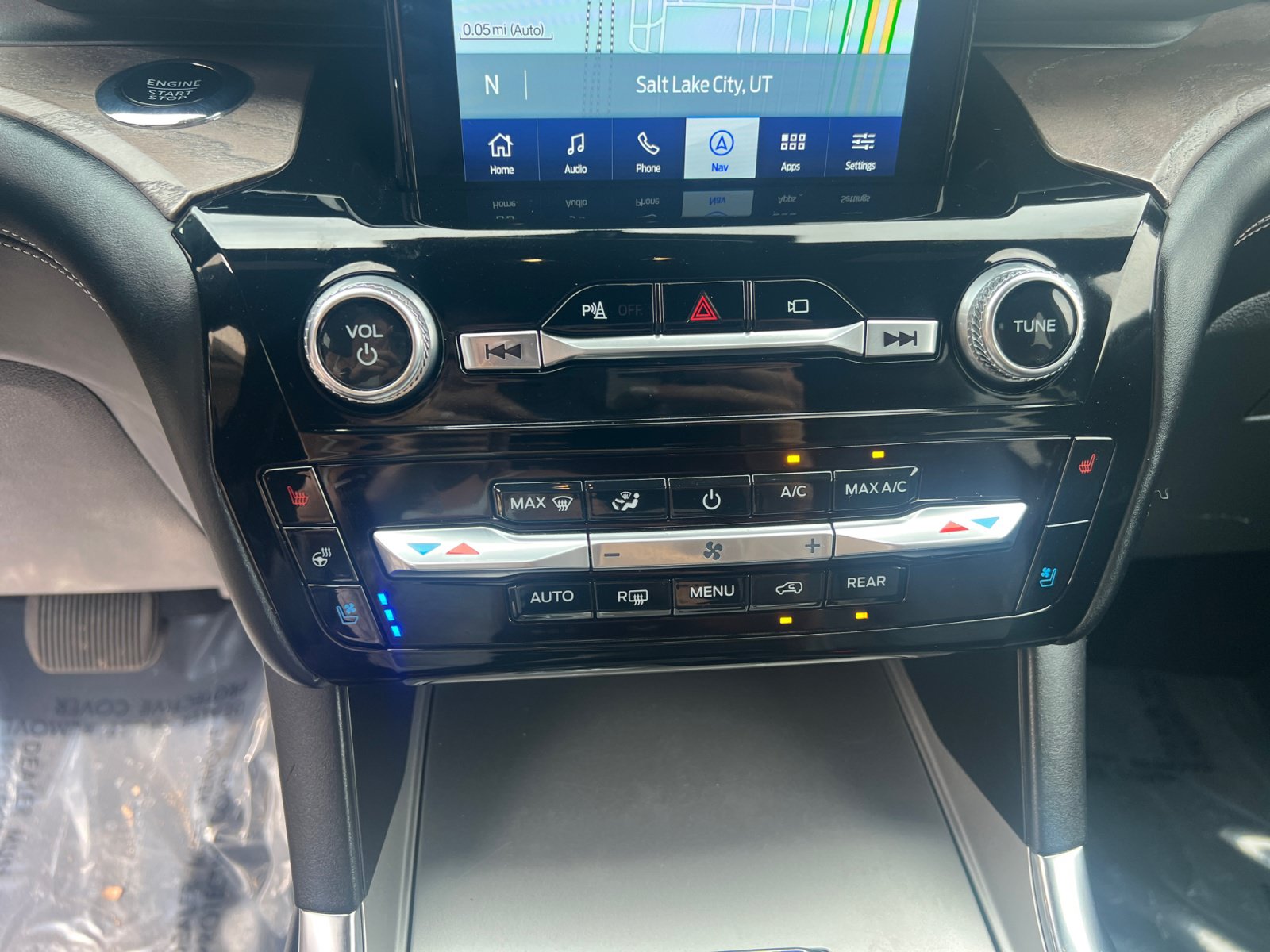 Certified 2023 Ford Explorer Platinum w/ Technology Package AWD/4WD image 22