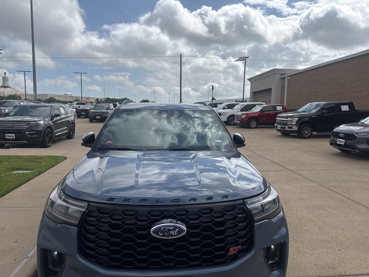 Certified 2025 Ford Explorer ST image 6