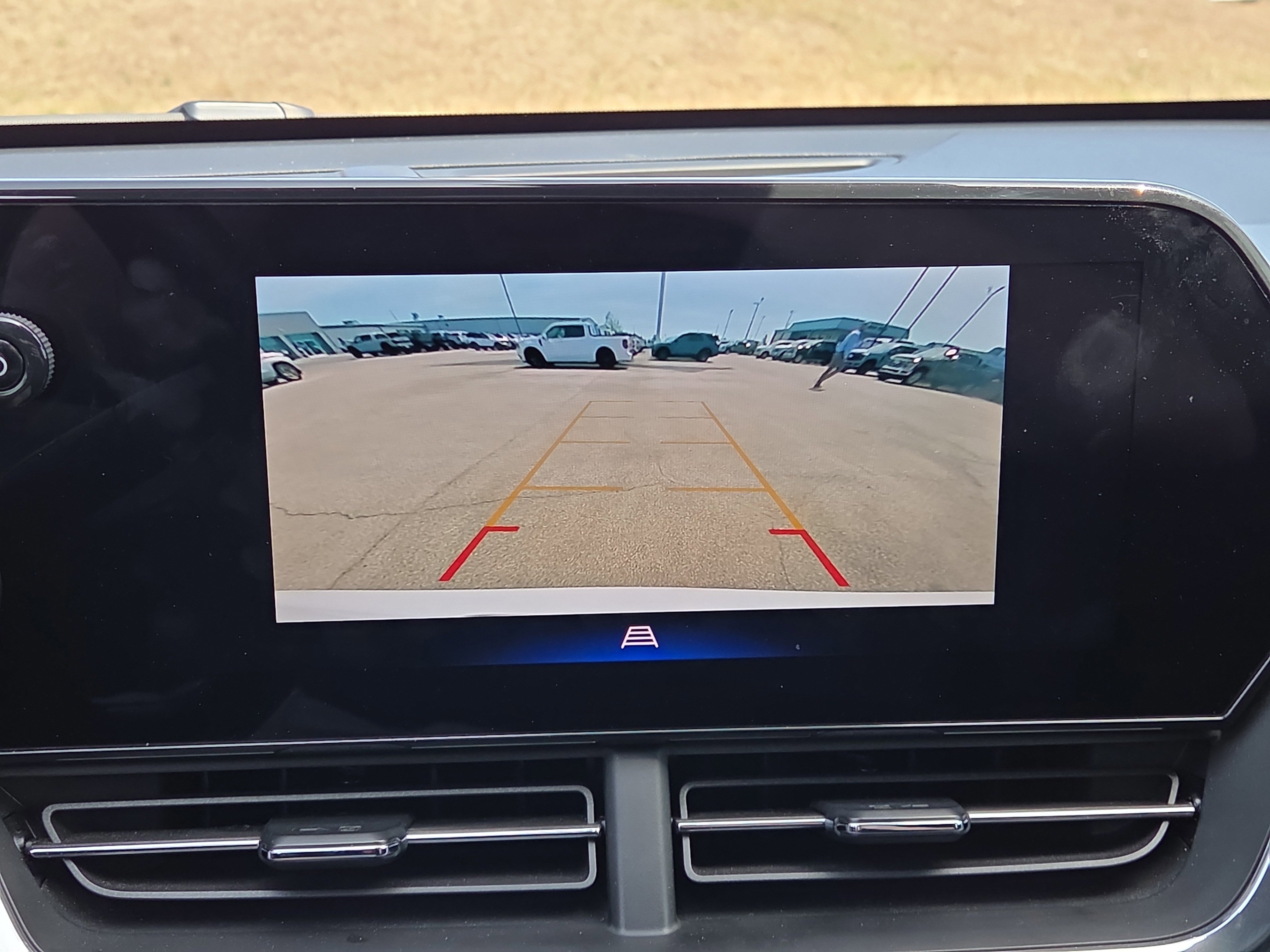 Used 2024 Chevrolet Trax RS w/ Sunroof Package FWD image 23