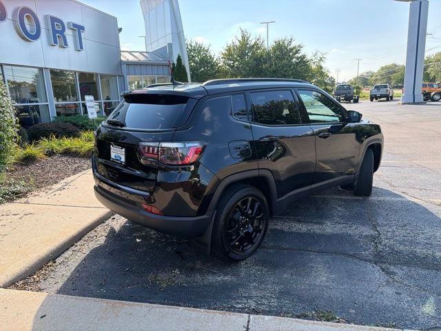 Used 2023 Jeep Compass Latitude w/ Convenience Group AWD/4WD image 7