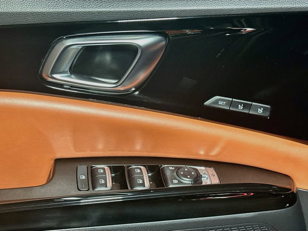 Used 2024 Kia Carnival SX FWD image 18