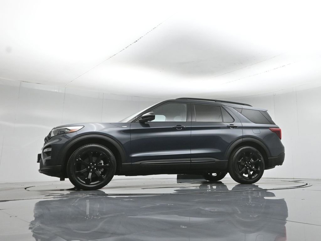 Certified 2023 Ford Explorer ST-Line w/ Class IV Trailer Tow Package RWD image 24