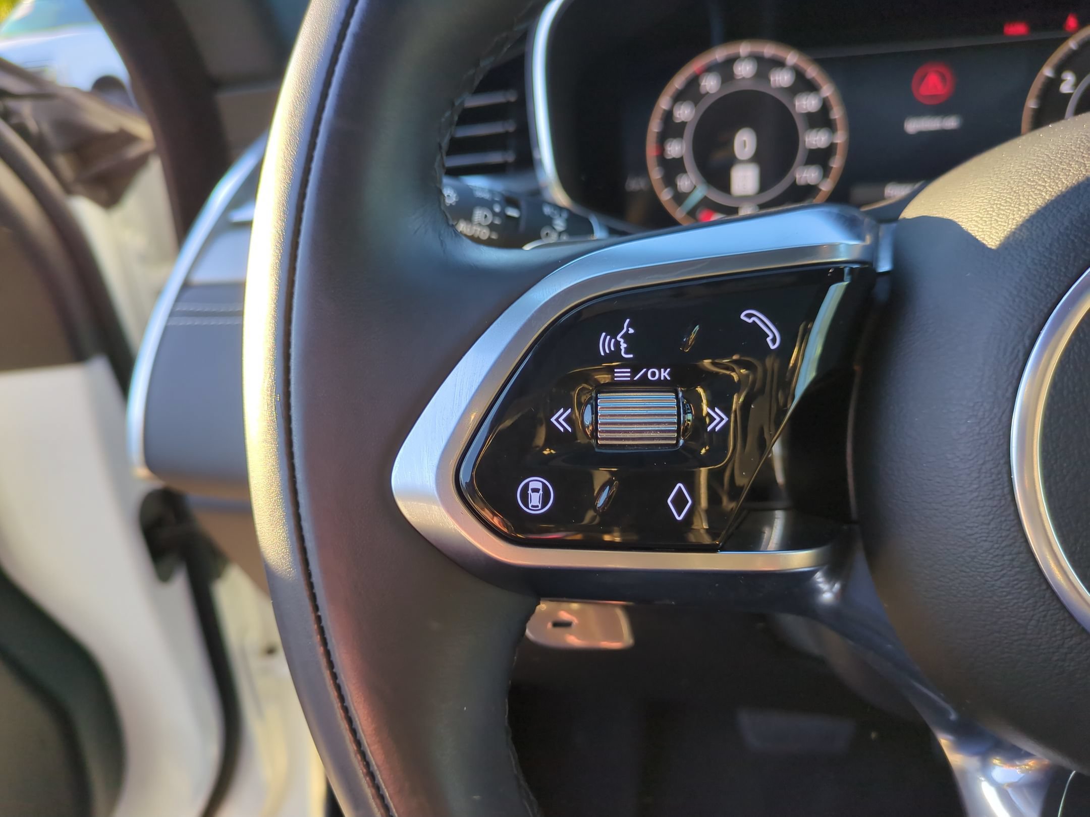 Used 2025 Jaguar F-PACE R-Dynamic S AWD/4WD image 19