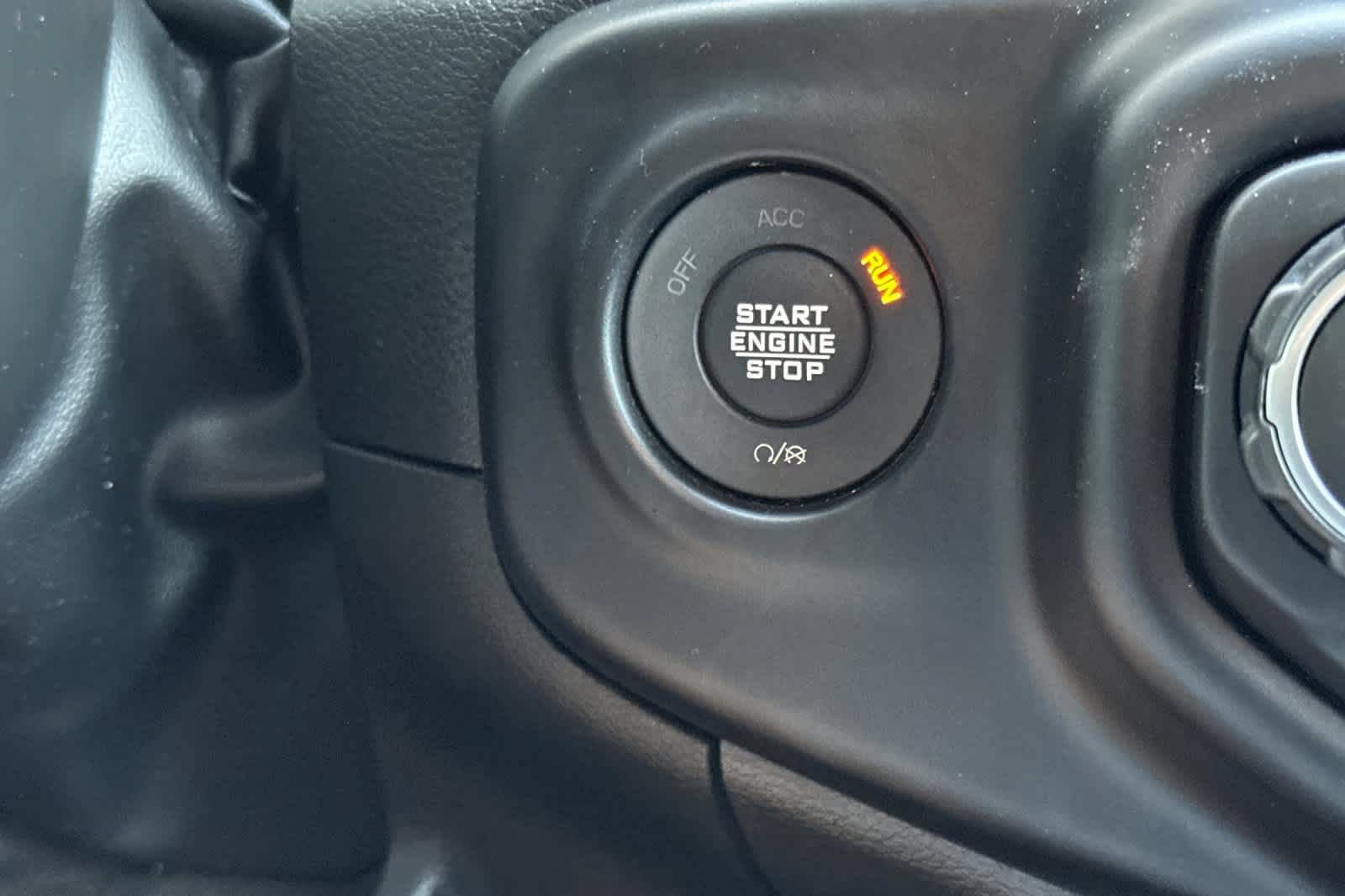 Used 2023 Jeep Wrangler Unlimited AWD/4WD image 23
