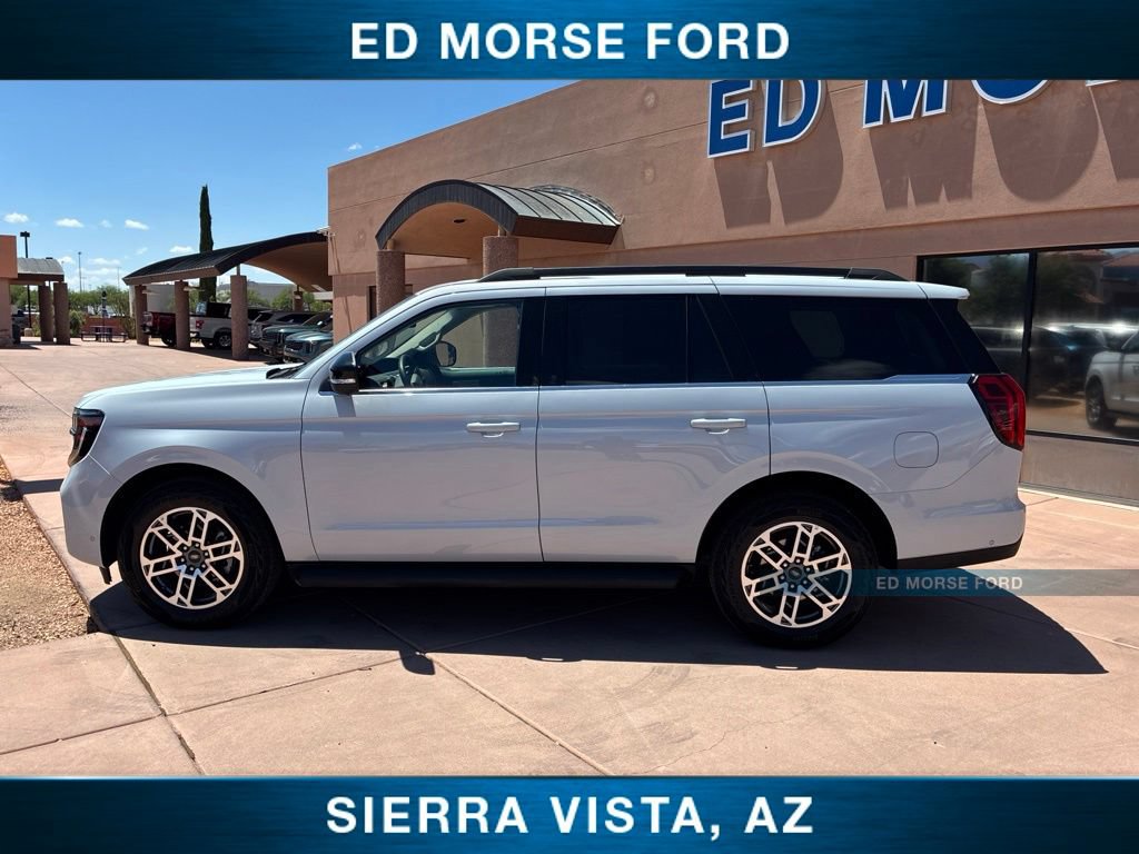 Certified 2025 Ford Expedition Active AWD/4WD image 5