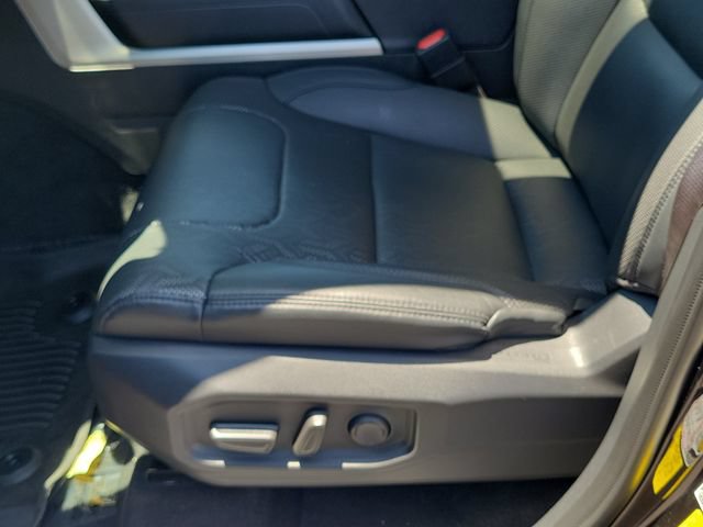 Used 2023 Toyota Sequoia SR5 w/ SR5 Premium Package AWD/4WD image 17