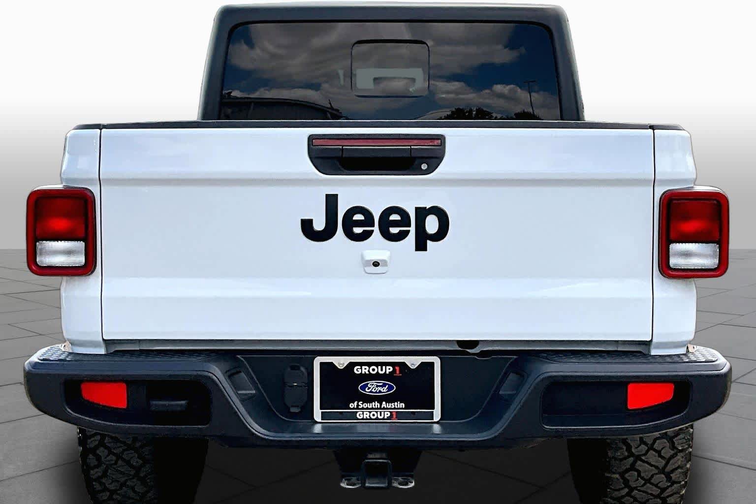 Used 2023 Jeep Gladiator Sport AWD/4WD image 5