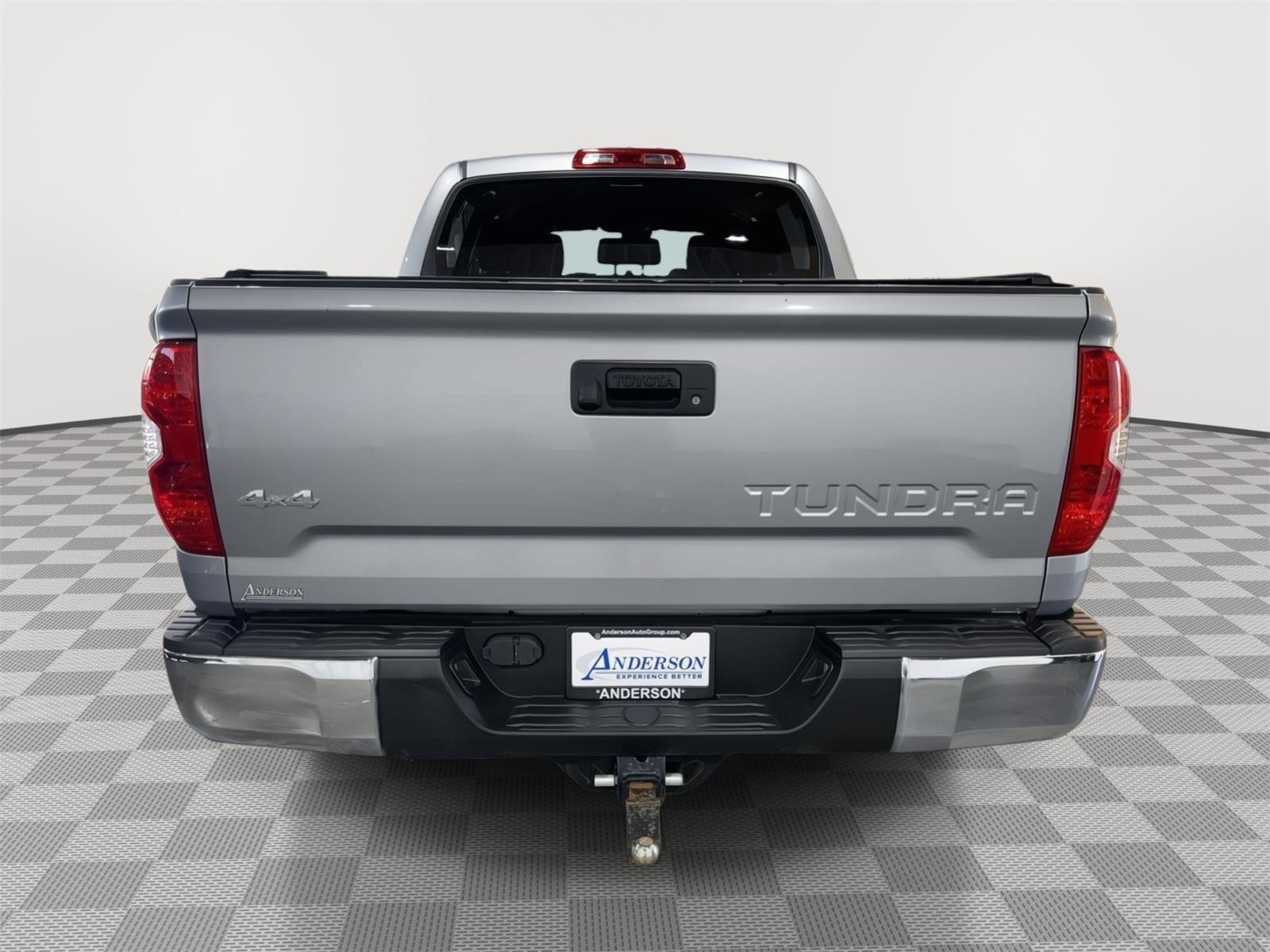 Used 2020 Toyota Tundra SR5 w/ SR5 Upgrade Package AWD/4WD image 4