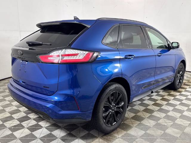 Certified 2024 Ford Edge SE w/ Black Appearance Package AWD/4WD image 3