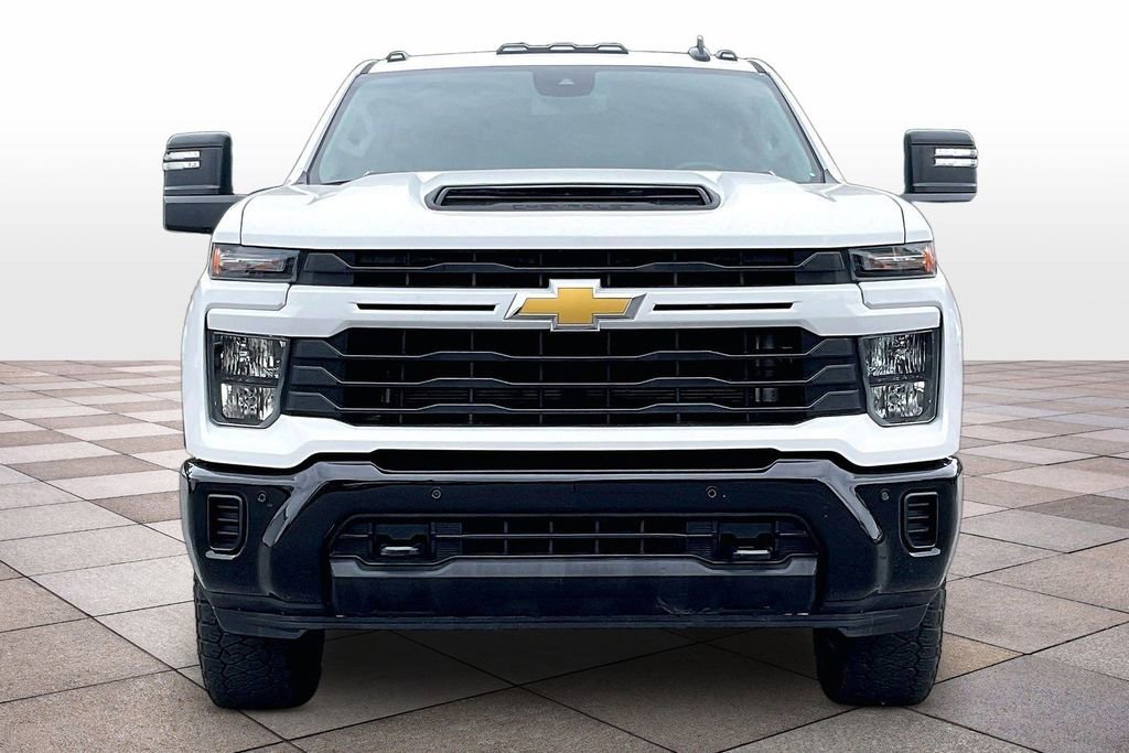 Used 2025 Chevrolet Silverado 2500 Custom w/ Custom Value Package AWD/4WD image 3