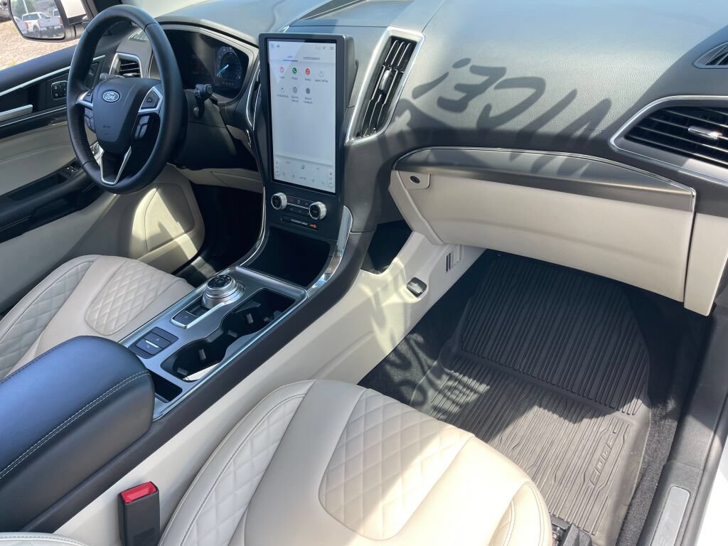 Certified 2024 Ford Edge Titanium AWD/4WD image 32