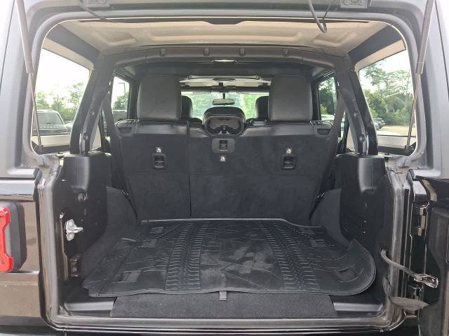 Used 2018 Jeep Wrangler Unlimited Sahara w/ Dual Top Group AWD/4WD image 28