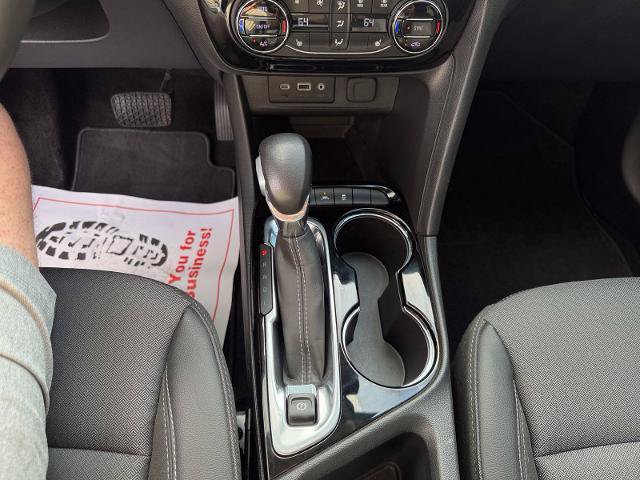 Used 2022 Buick Encore GX Select w/ Sport Touring Package FWD image 23