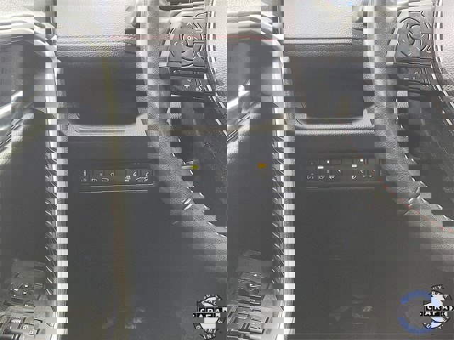 Used 2022 Toyota RAV4 SE image 12