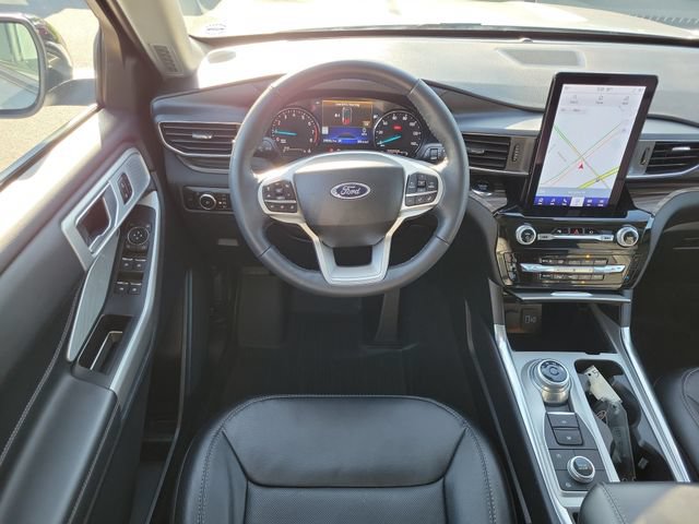 Certified 2023 Ford Explorer Limited w/ Limited Technology Package AWD/4WD image 32