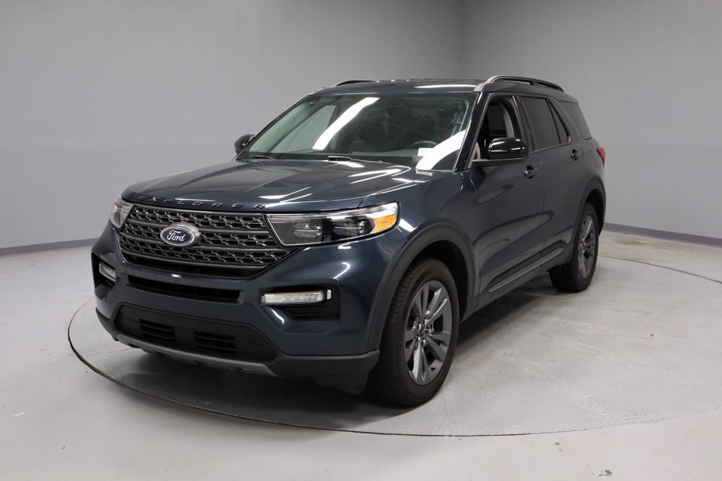 Certified 2024 Ford Explorer XLT w/ Equipment Group 202A AWD/4WD image 7