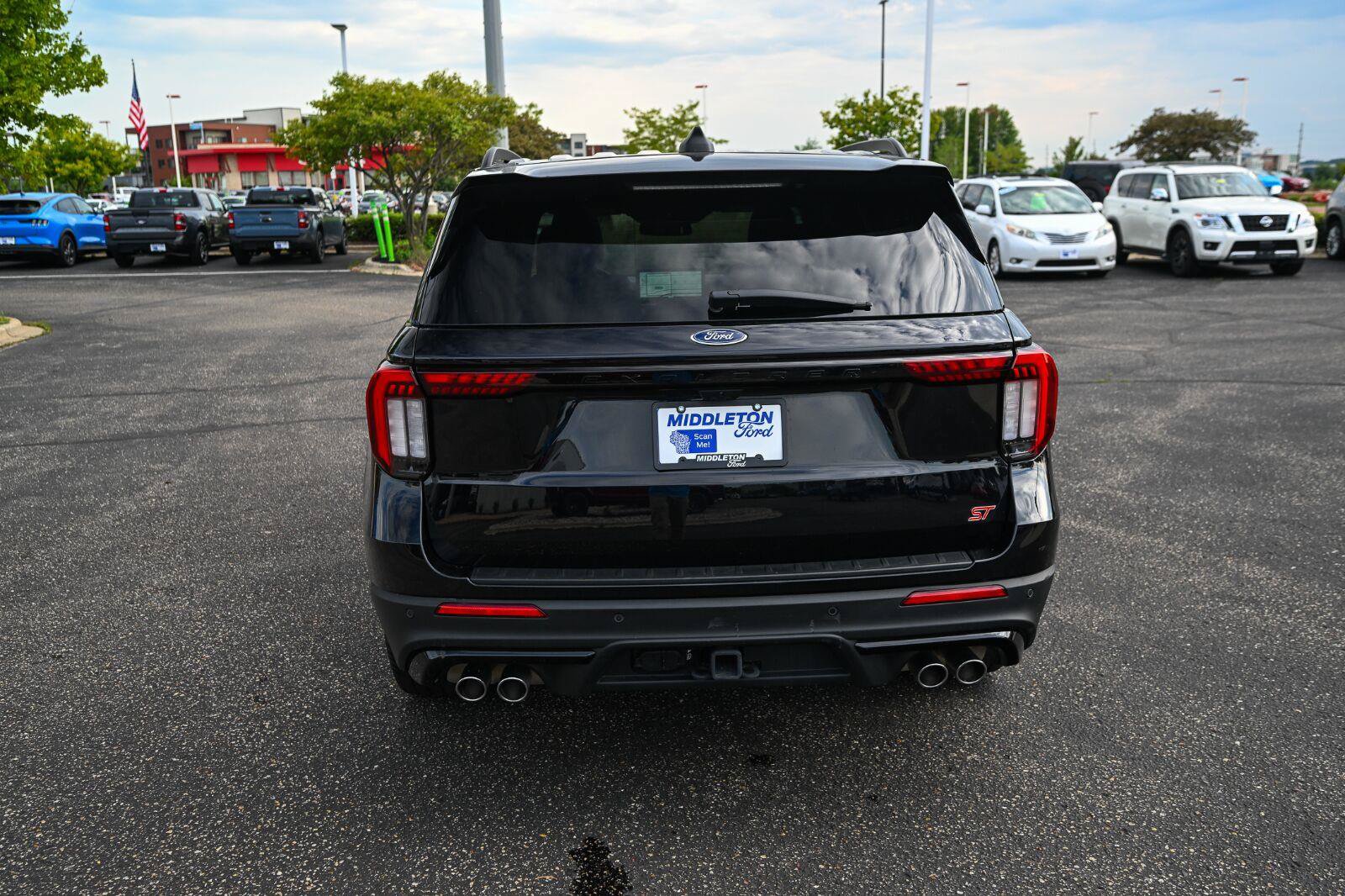 Certified 2025 Ford Explorer ST AWD/4WD image 6