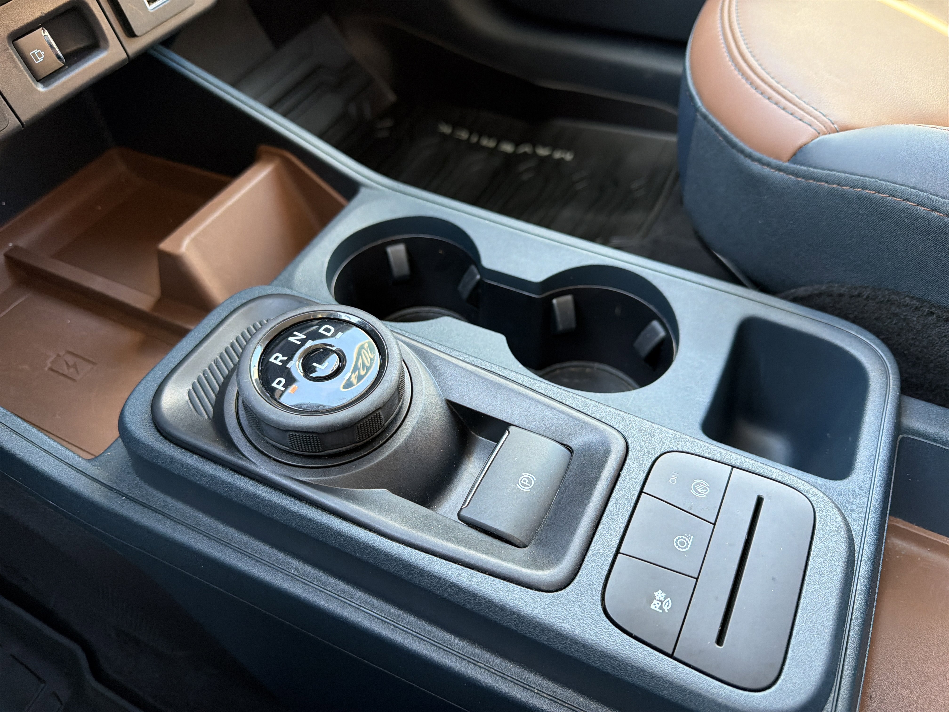 Certified 2024 Ford Maverick Lariat image 23