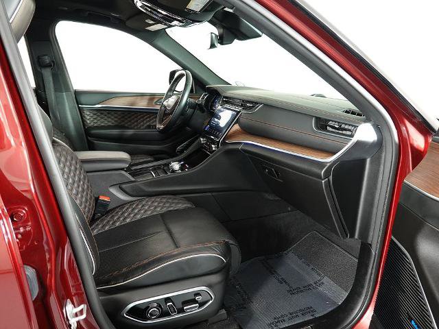 Used 2021 Jeep Grand Cherokee L Summit w/ Luxury Tech Group V AWD/4WD image 19