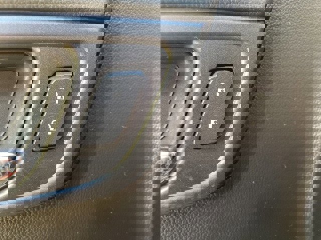 Used 2016 GMC Yukon SLT w/ Premium Edition image 22