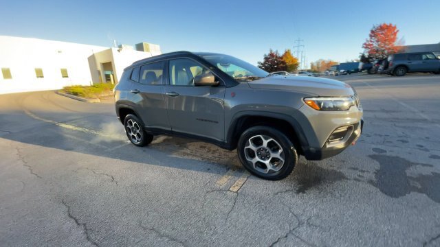 Used 2022 Jeep Compass Trailhawk w/ Trailhawk Elite Group AWD/4WD image 2
