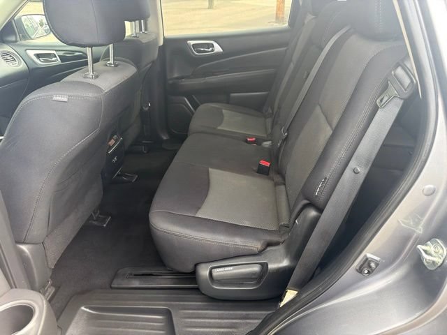 Used 2019 Nissan Pathfinder S AWD/4WD image 17