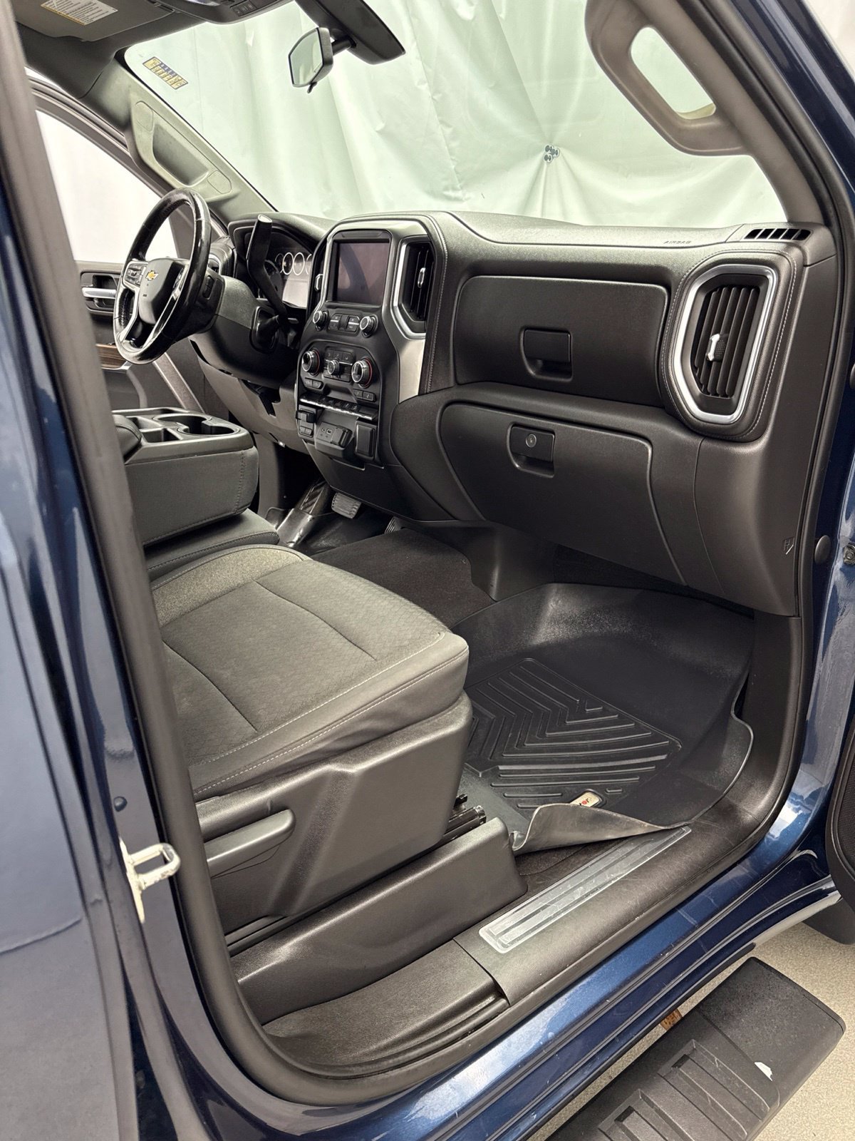 Used 2020 Chevrolet Silverado 1500 LT w/ All-Star Edition AWD/4WD image 29