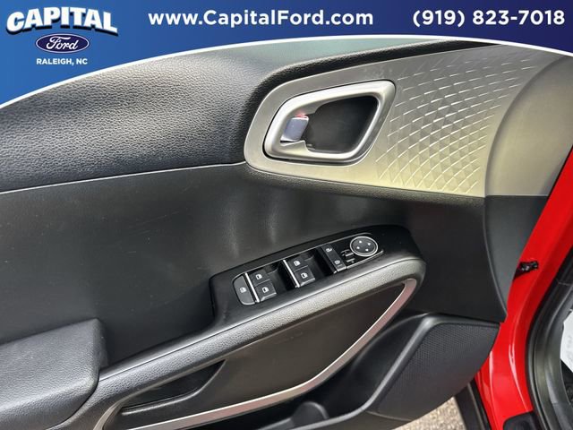 Used 2025 Kia Soul LX w/ LX Technology Package image 20