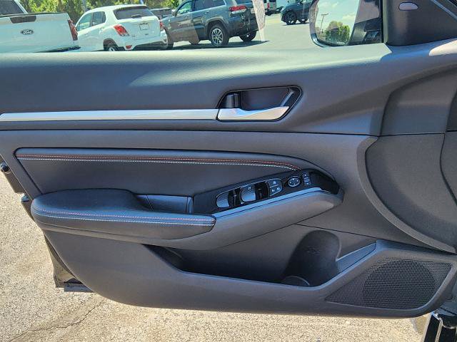 Used 2023 Nissan Altima 2.5 SR w/ SR Premium Package FWD image 21