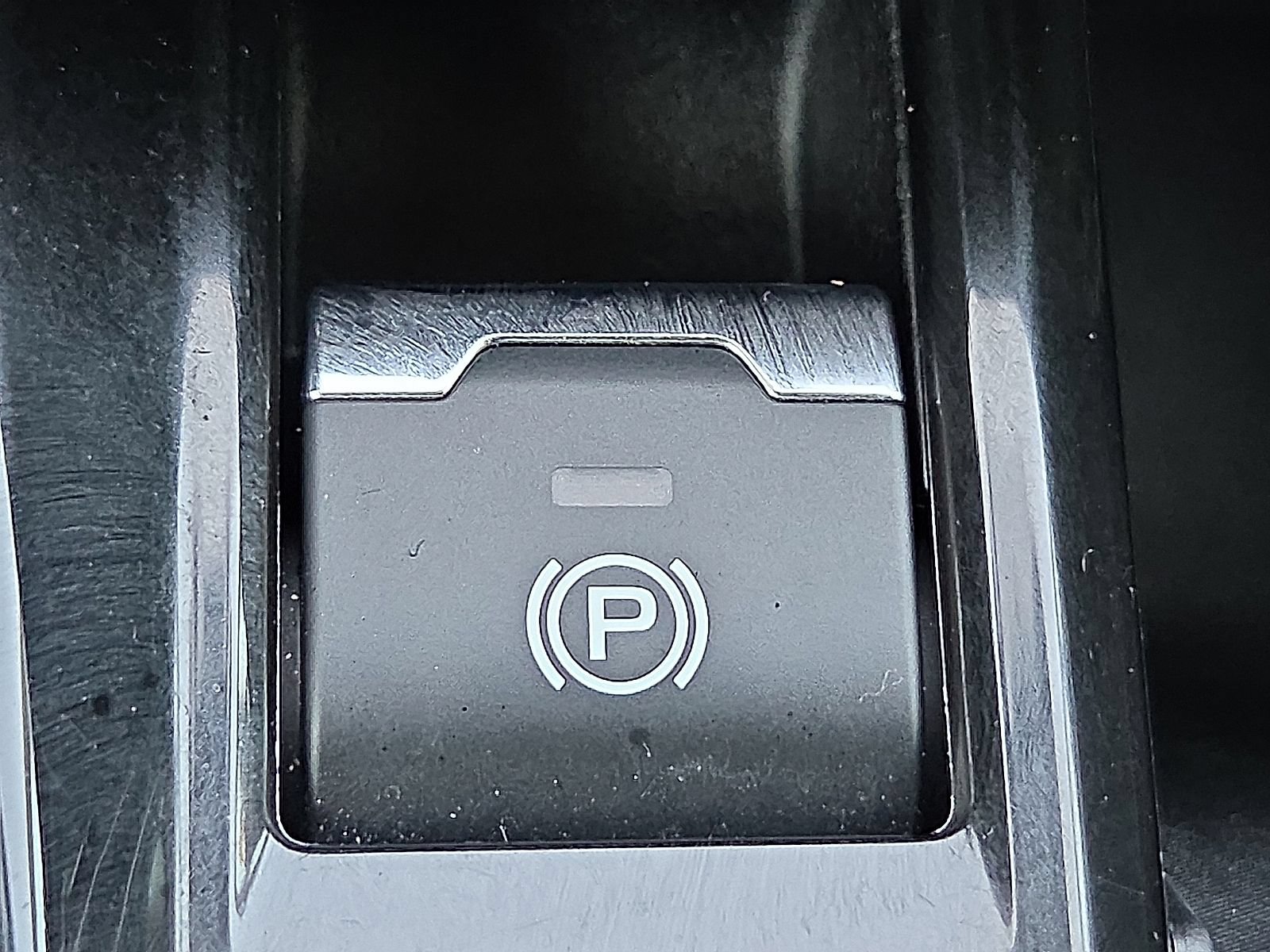 Used 2024 Subaru Outback Premium AWD/4WD image 18